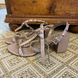 Valentino Garavani 60mm Rockstud leather sandals, Cream tone on tone